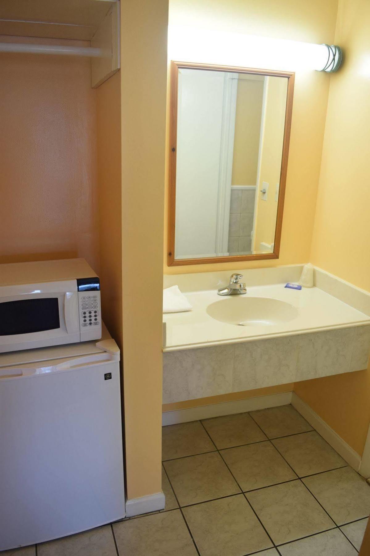Fort Eustis Inn Newport News Exteriör bild